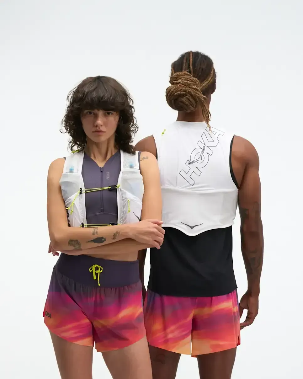 HOKA Trail Run Vest 8L White - Men's Athletes Kit - front view